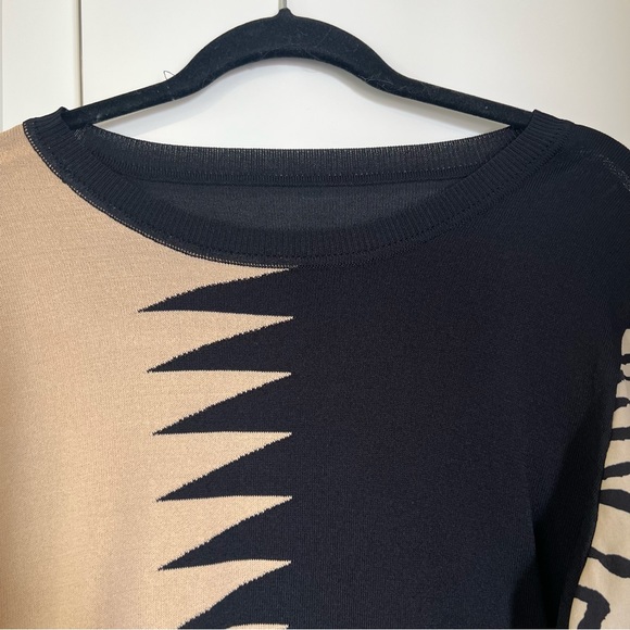 BLACK BEIGE KNITTED TOP WITH PRINTED SLEEVES SIZE S/M - Picture 2 of 10